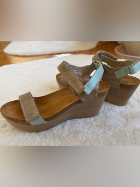 Naot Taupe Leather Adjustable-Strap Sandals